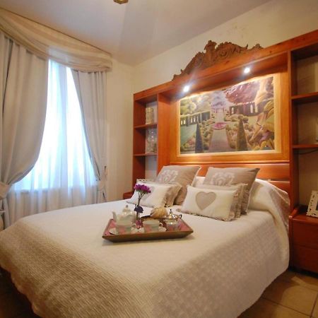 The Right Place 4U Domus Savelli Boutique Apartment Рим Екстериор снимка